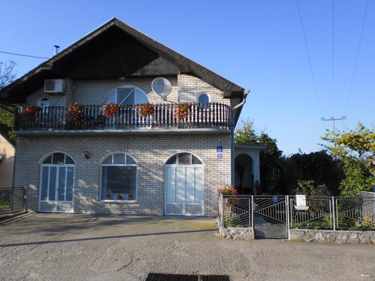 Rezovac Rooms Mila מראה חיצוני תמונה